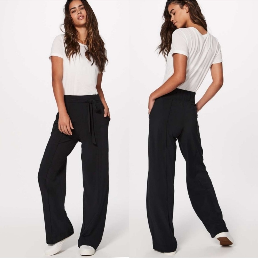 Lululemon Noir Pant size‎ 4 Black
